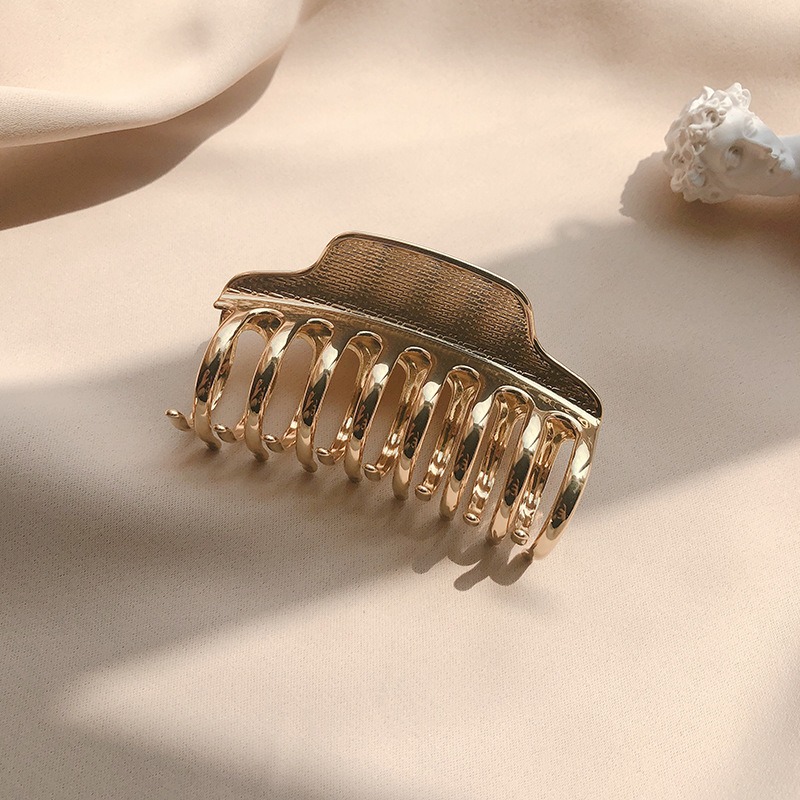[SG NEW❗Extra Strong] 8cm Large Metal Hair Claw Clips, Big Ponytail Clamps, Versatile Color Hair Claw, Girlish Hair Clip, Fashionable Hair Clip, Hair Claw Clip, Hair Accessories