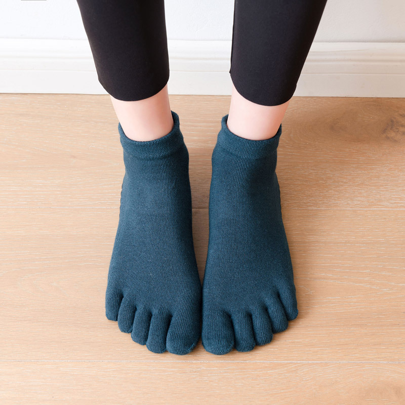 Premium Quality 5 Toes Anti Slip Socks / 2 Toes Anti Slip Sock/ Anti Slip 5 Toes Anti Slip Socks / Anti Slip 2 Toes Anti Slip Socks/ Local Seller / Ready Stock